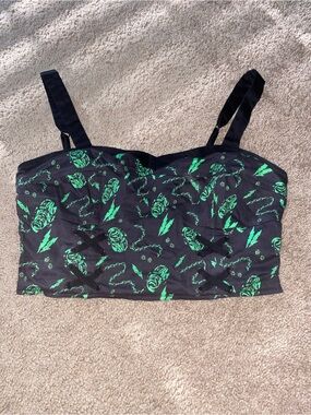 Hot Topic Frankenstein retro girls crop top L Large